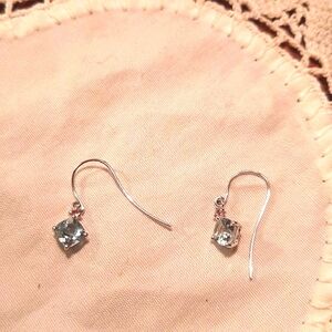 Beautiful 10 kt white gold marked blue and pink stones earrings